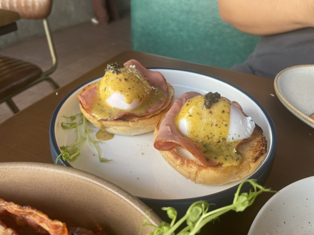 White Buns Cafe & Bistro-6